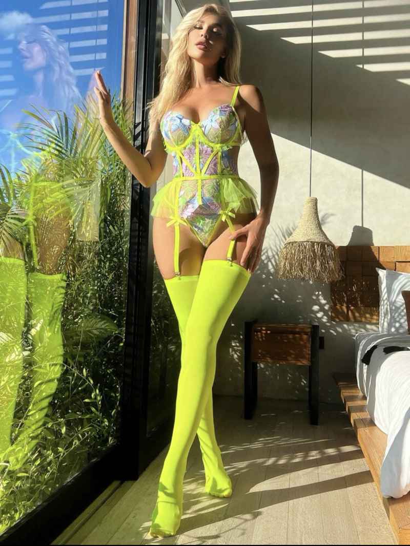 Payton - party girl