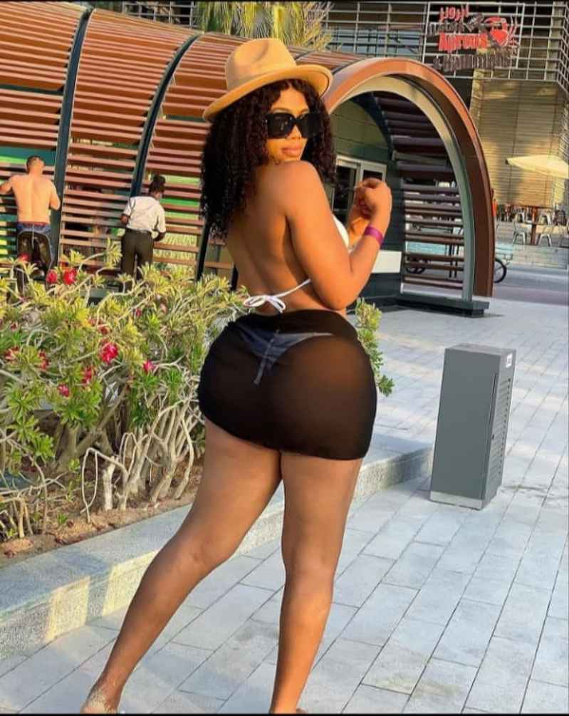 Nathalie - curvy