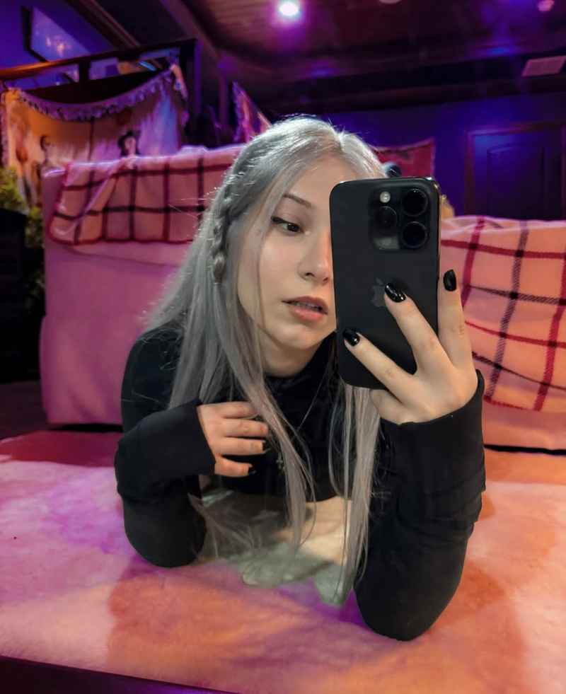 Yvette - blonde