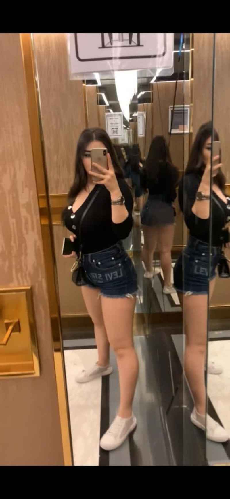 Lily - open minded