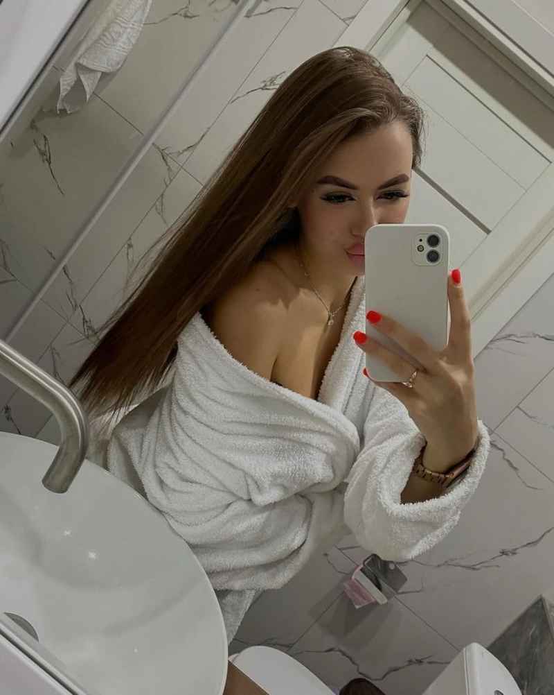 Anaelle - mature companion