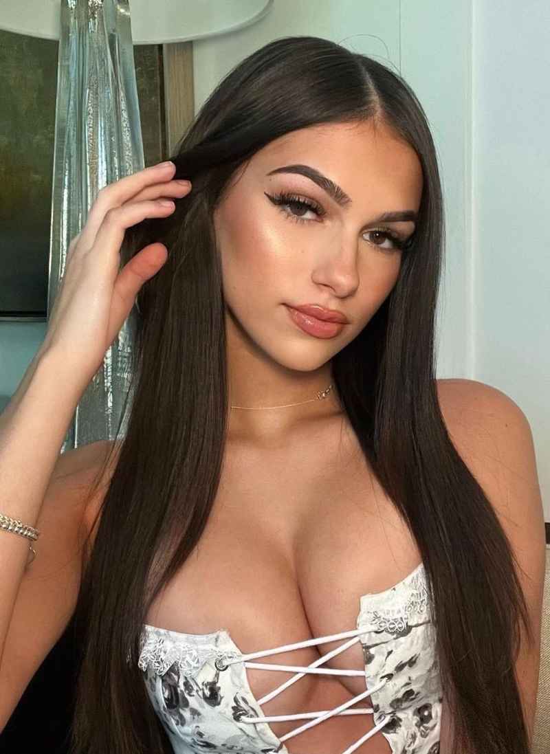 Kathleen - brunette