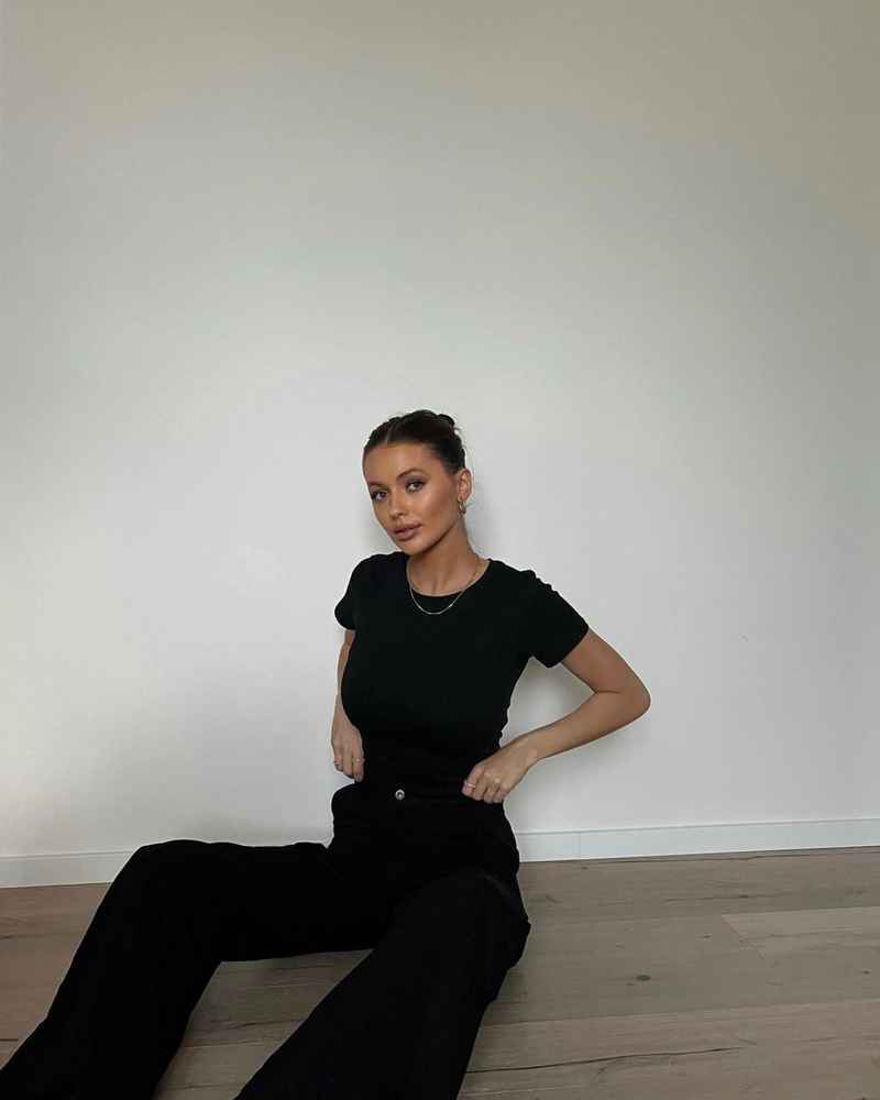 Renee - brunette