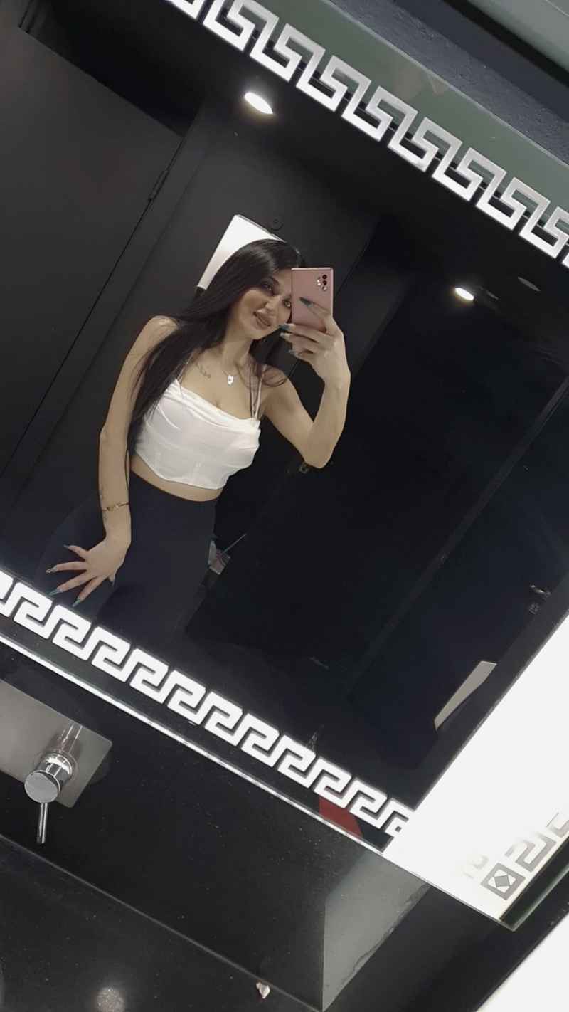 Claudette - brunette