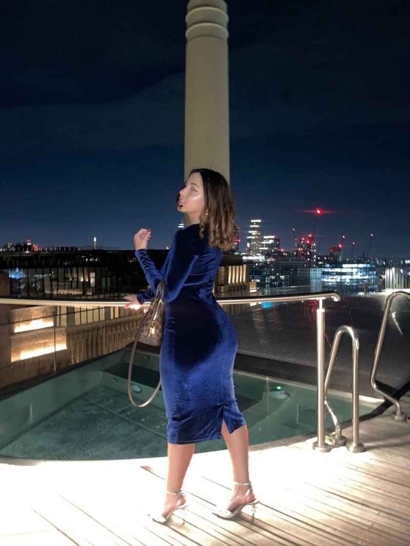 Evelyn - party girl