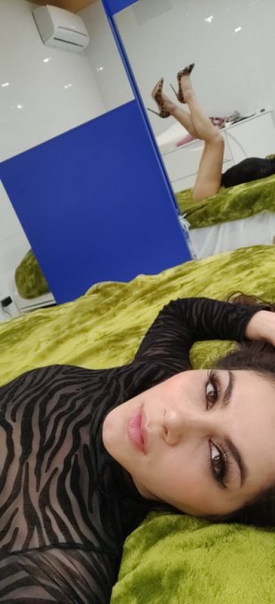 Victoire - outcall available