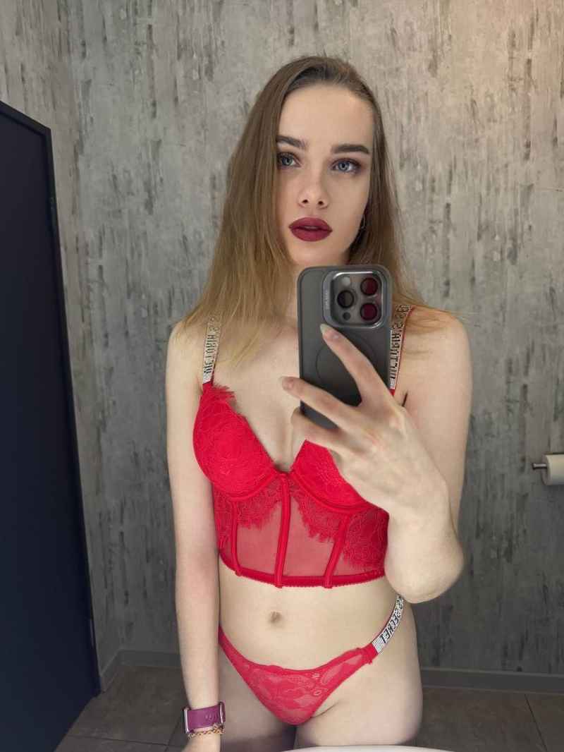 Valerie - party girl