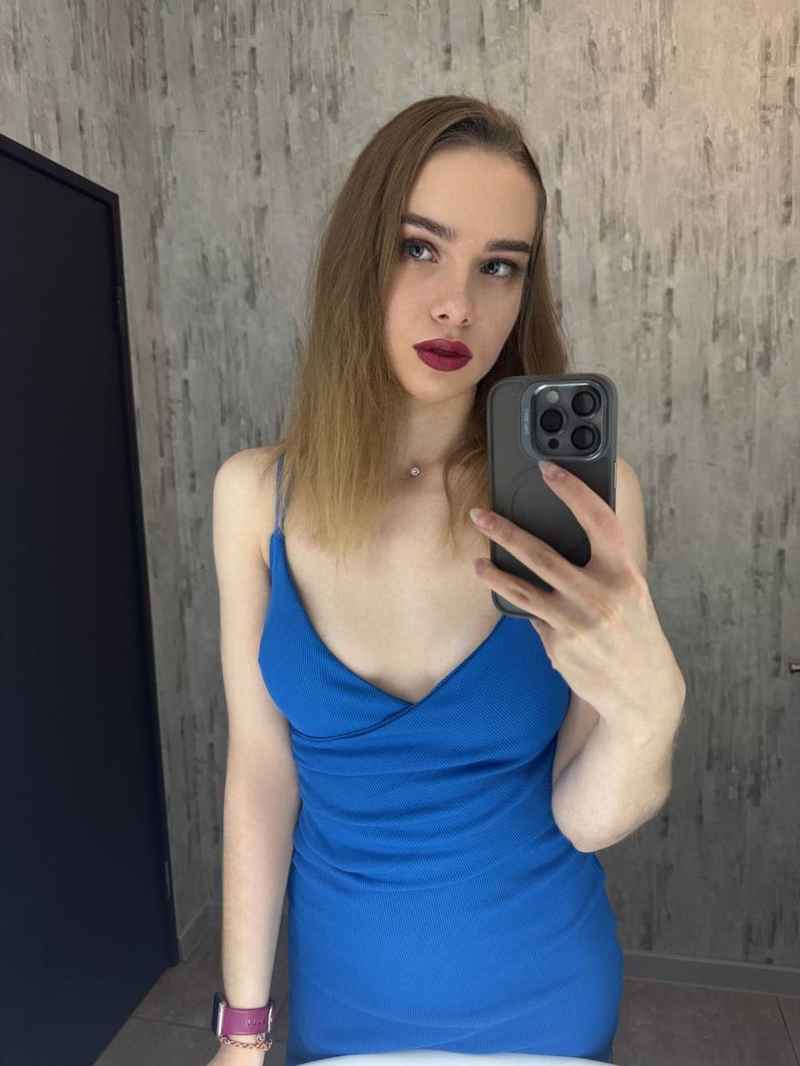 Jacqueline - blonde