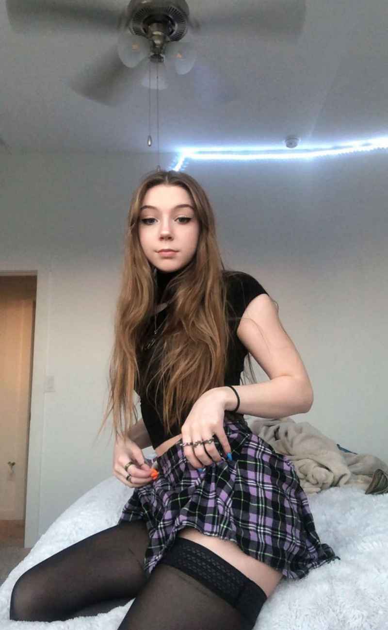 Violet - open minded