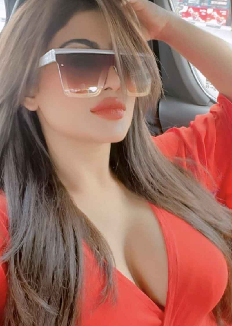 Leanne - curvy