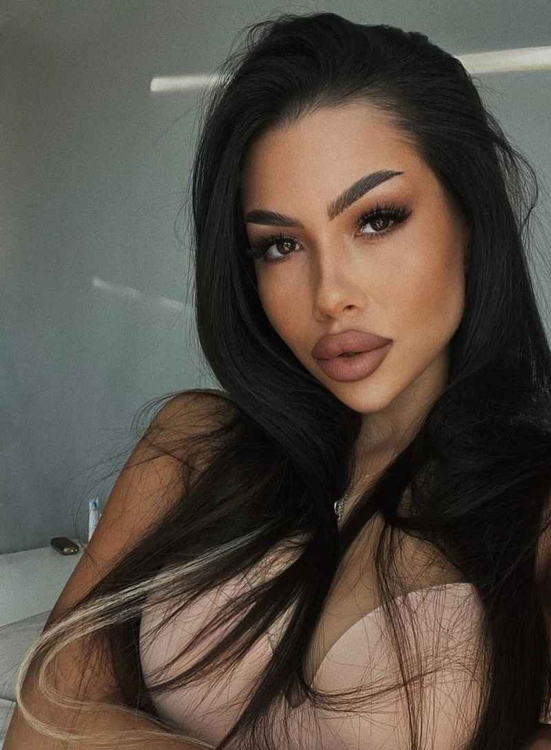Amy - brunette