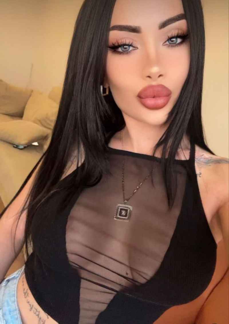 Judith - curvy