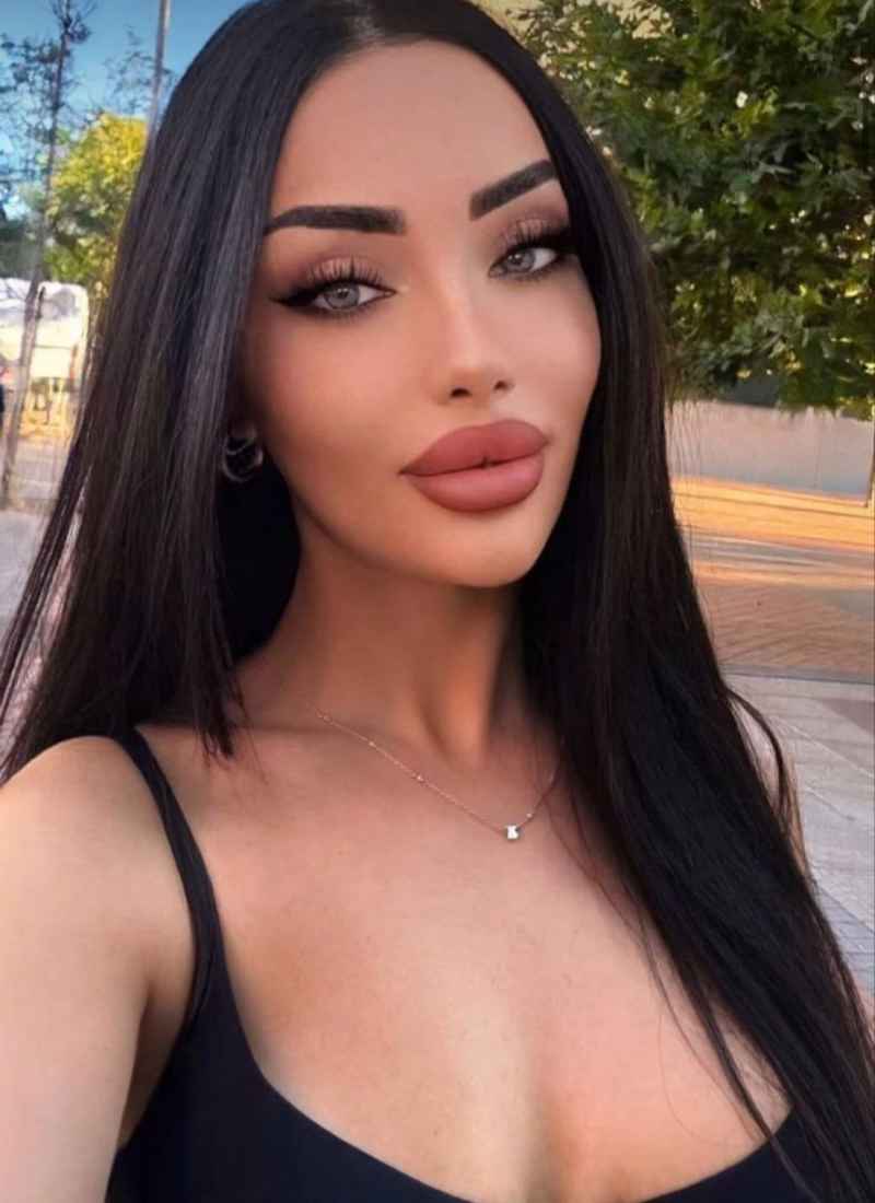 Danielle - local girl