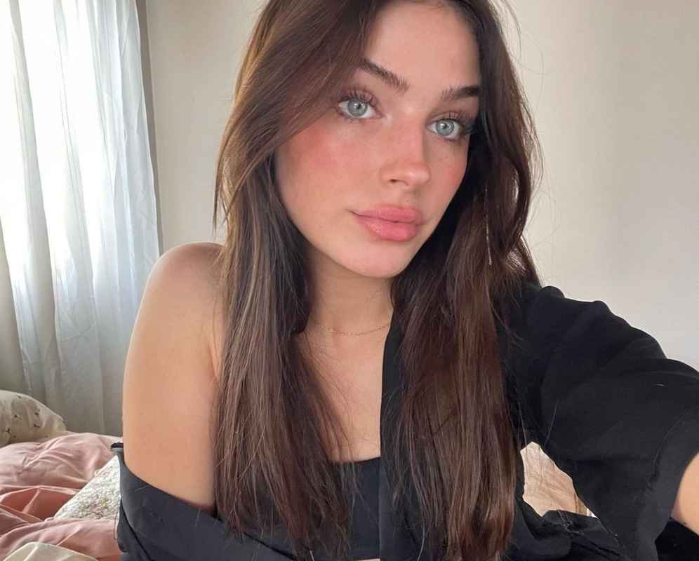 Aurelie - short stay