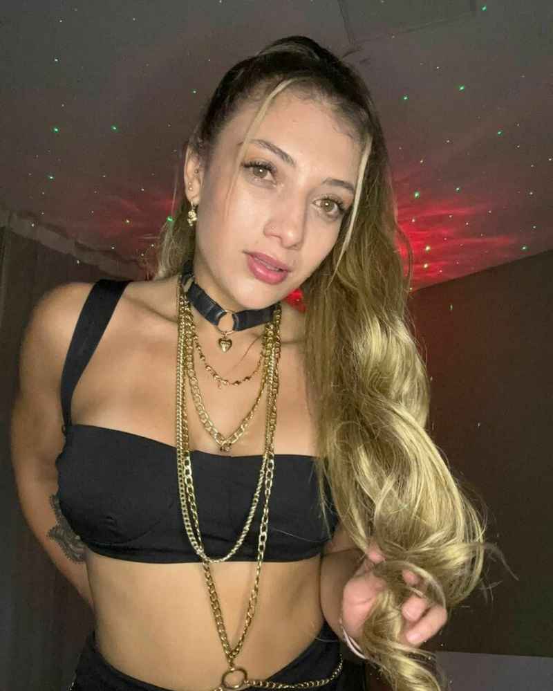 Emma - party girl