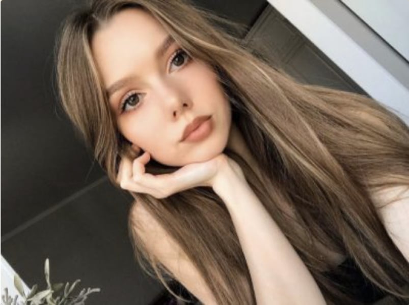 Elise - incall tonight