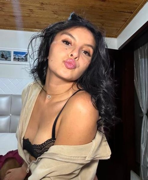 Robin - outcall available