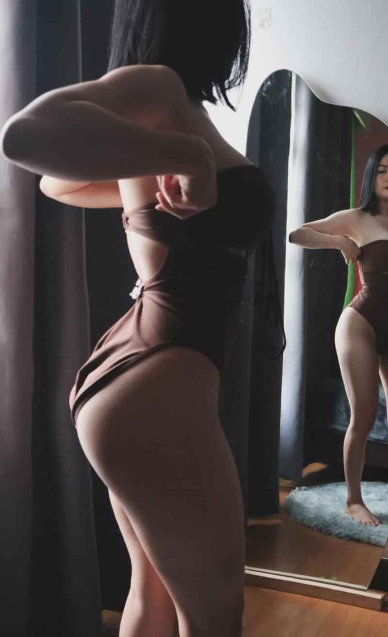 Stacy - brunette
