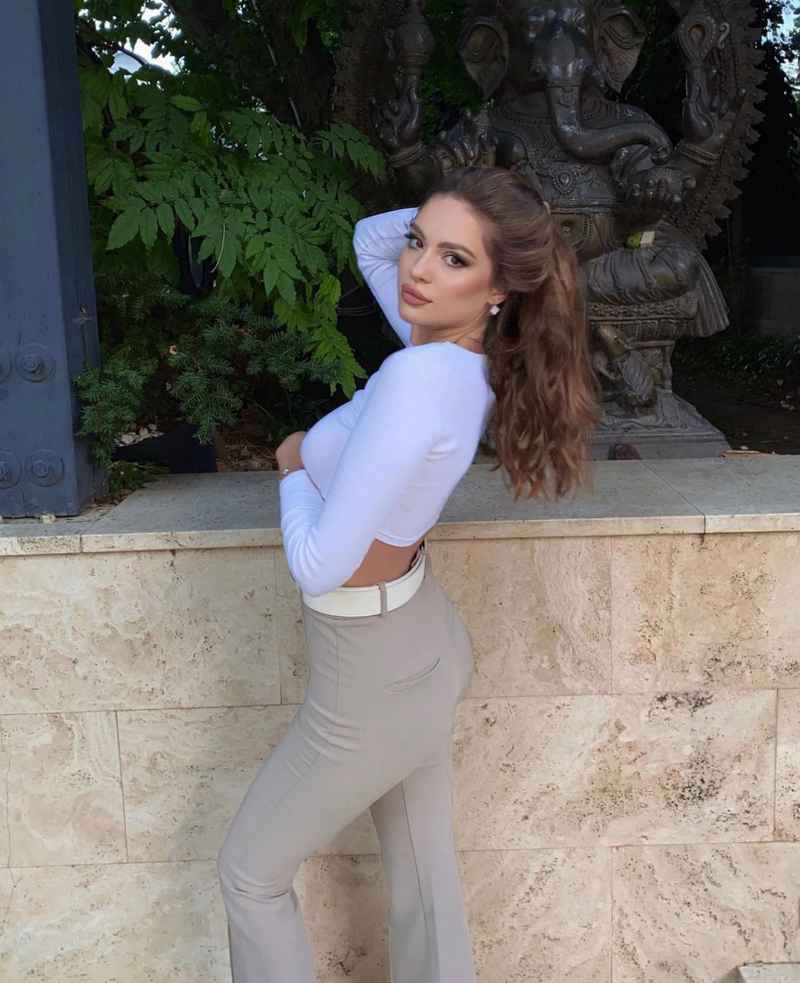 Amanda - curvy