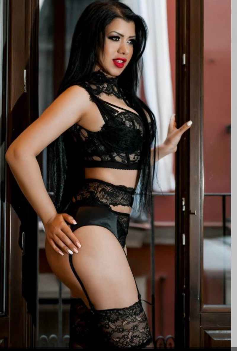 Mia - GFE