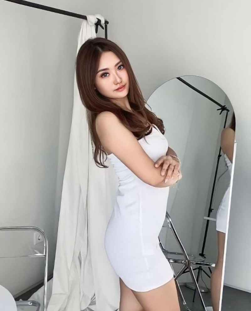 Laura - open minded
