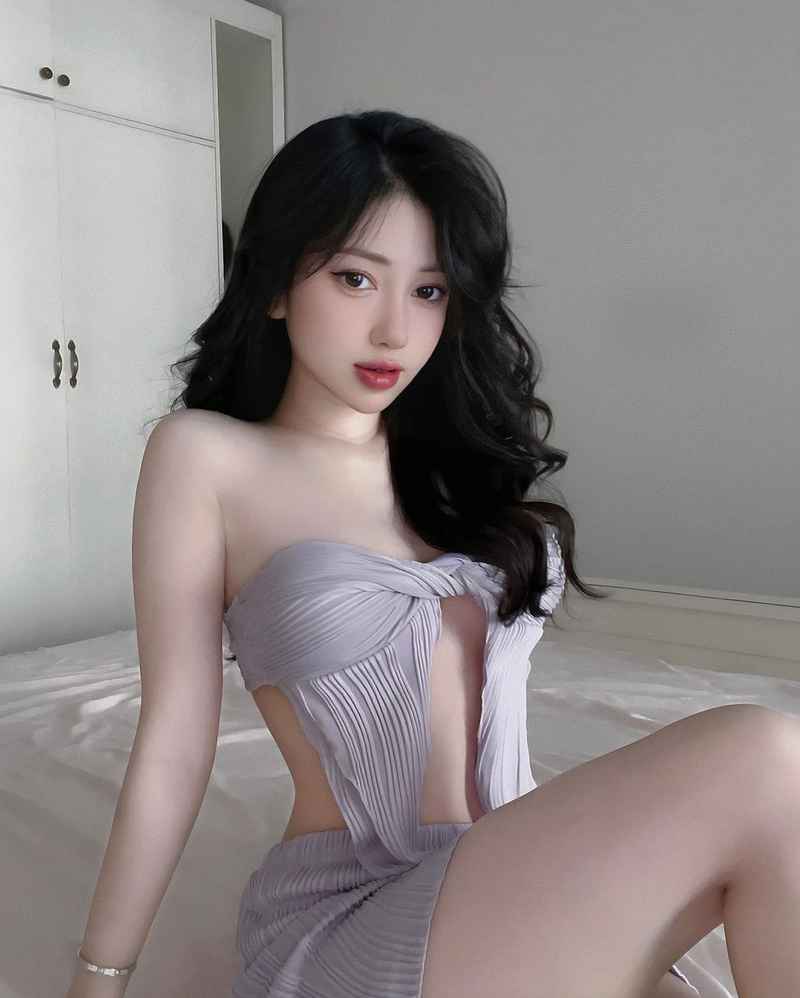 Ava - brunette