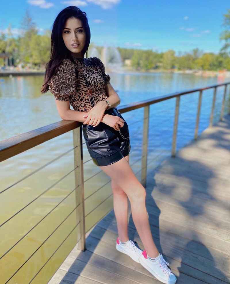 Heather - curvy
