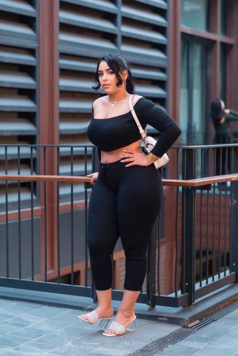 Christina - curvy