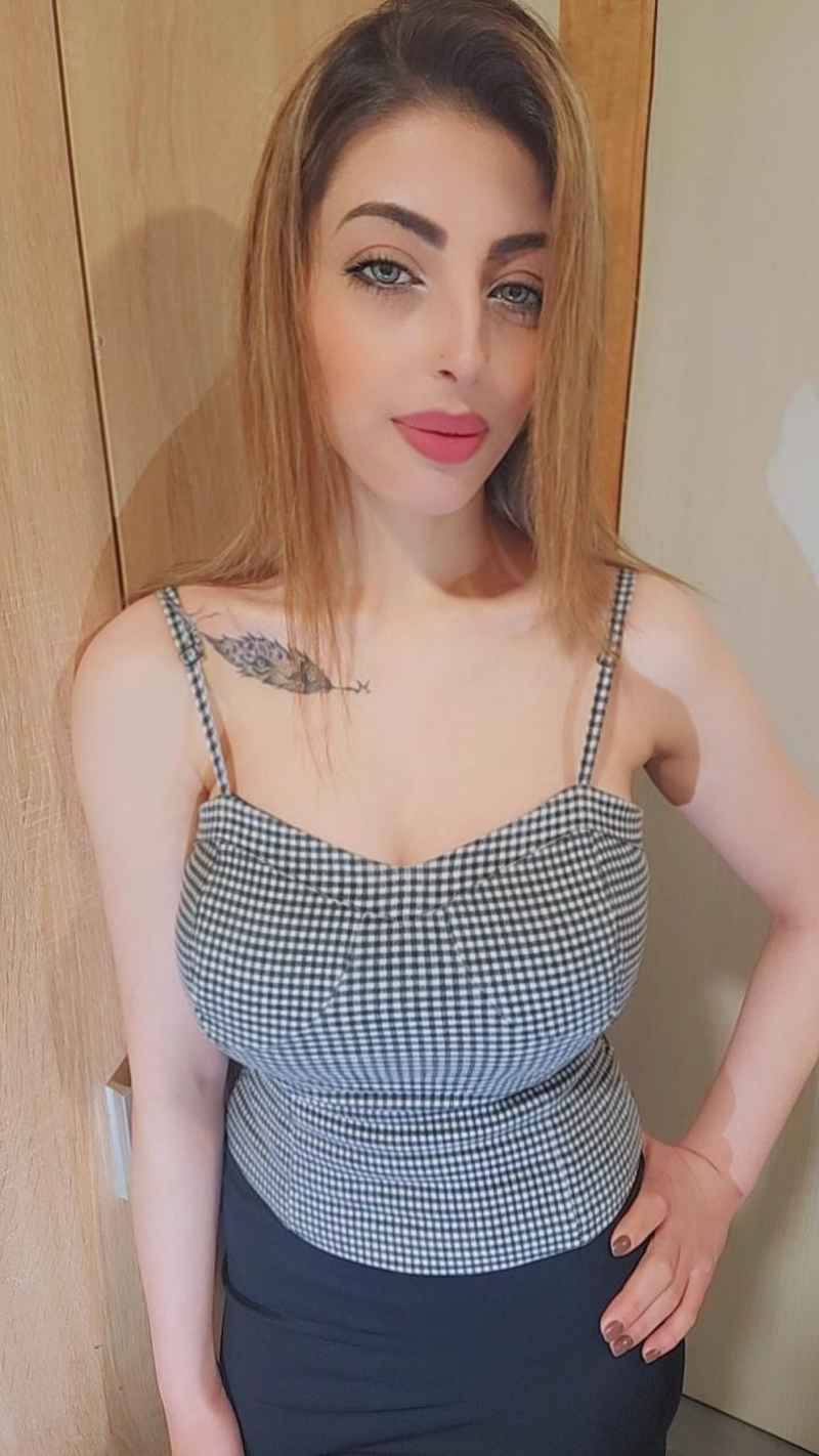 Angela - curvy