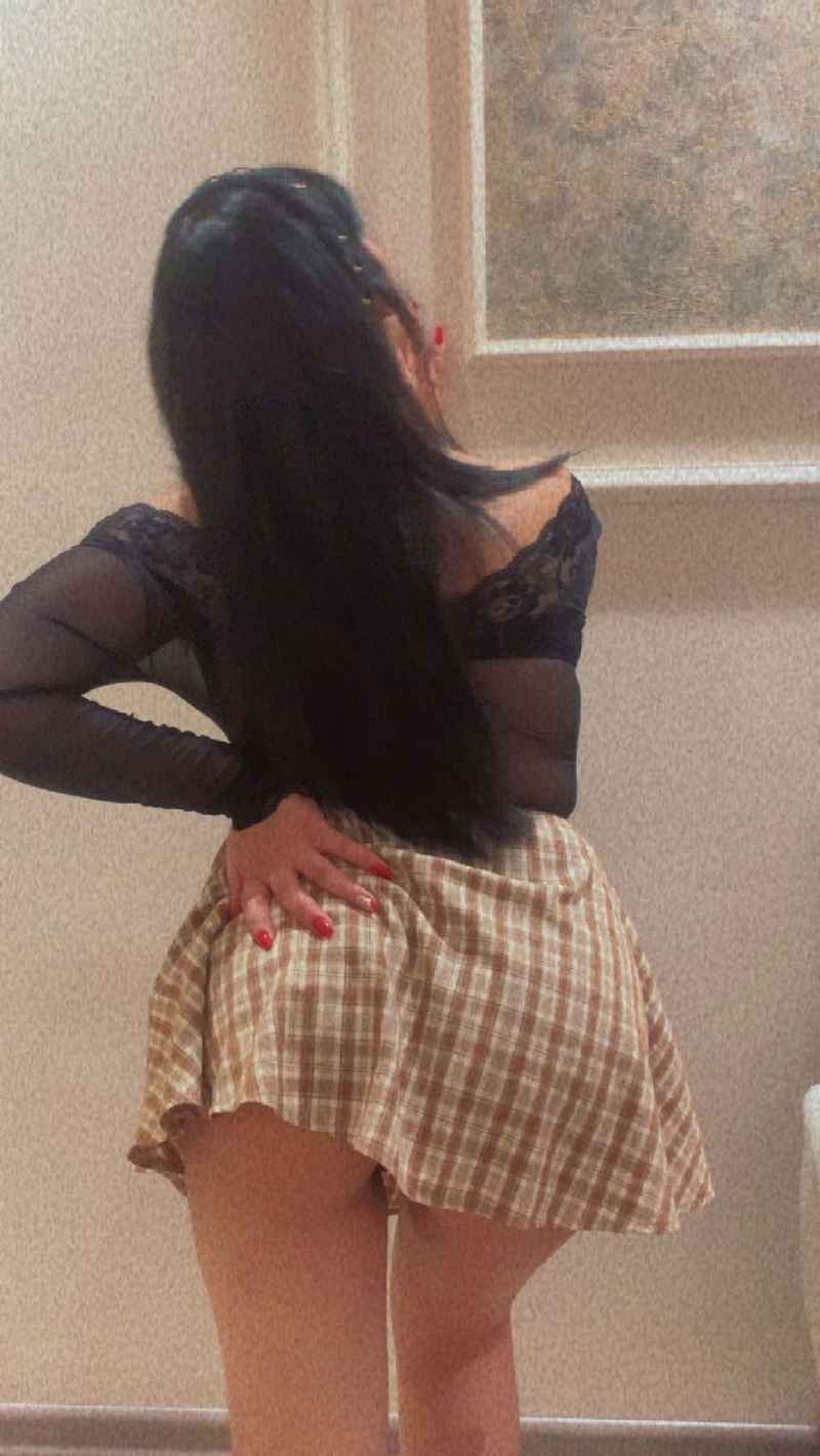 Olive - party girl
