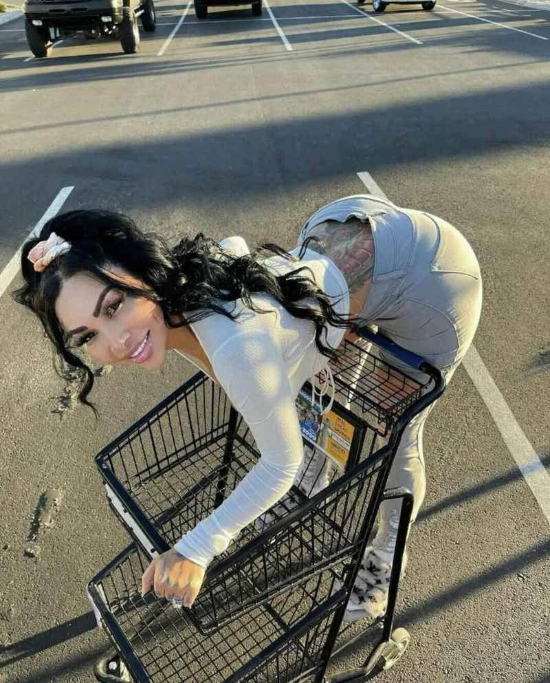 Laura - touring