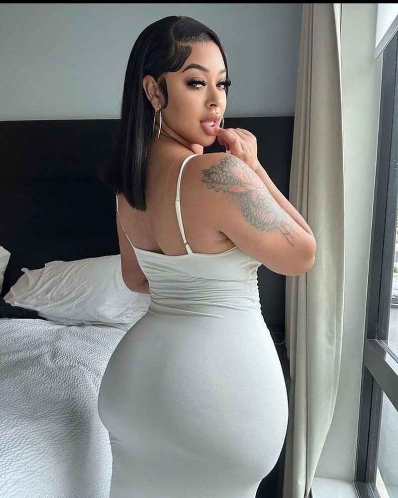 Violet - outcall available