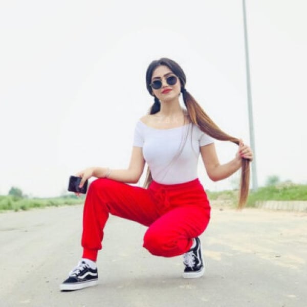 Yvonne - curvy