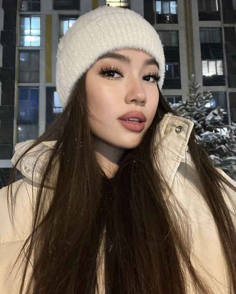 Lisette - local girl