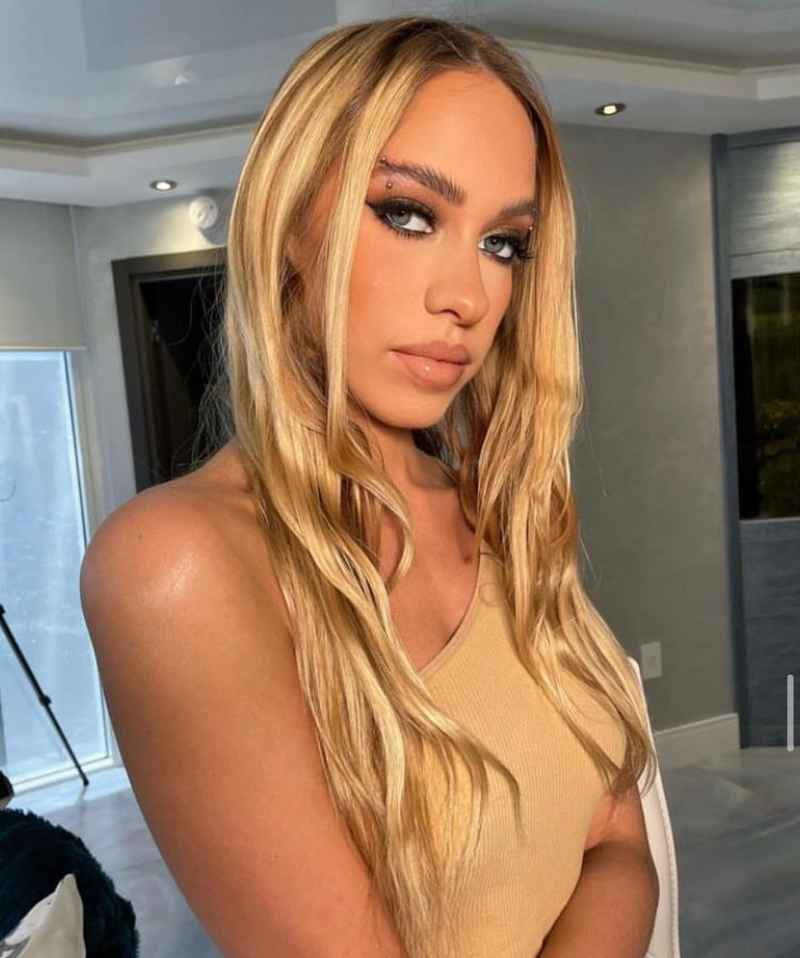 Carol - outcall available