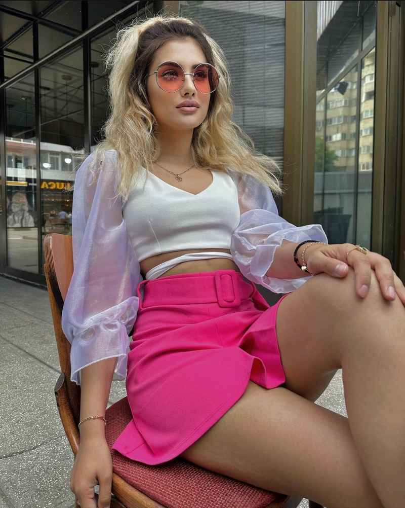Angela - petite